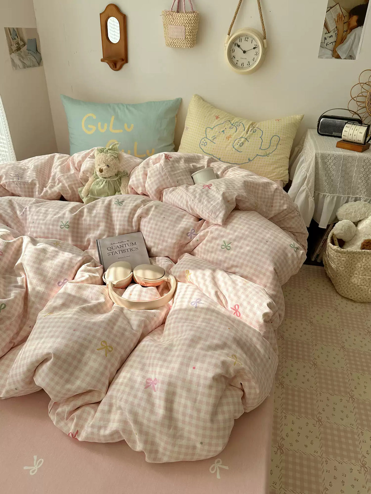 Blushbow 4-Piece Cotton Bedding Set, Gingham Check Bow-Detail Romantic Cottage Bedroom Collection