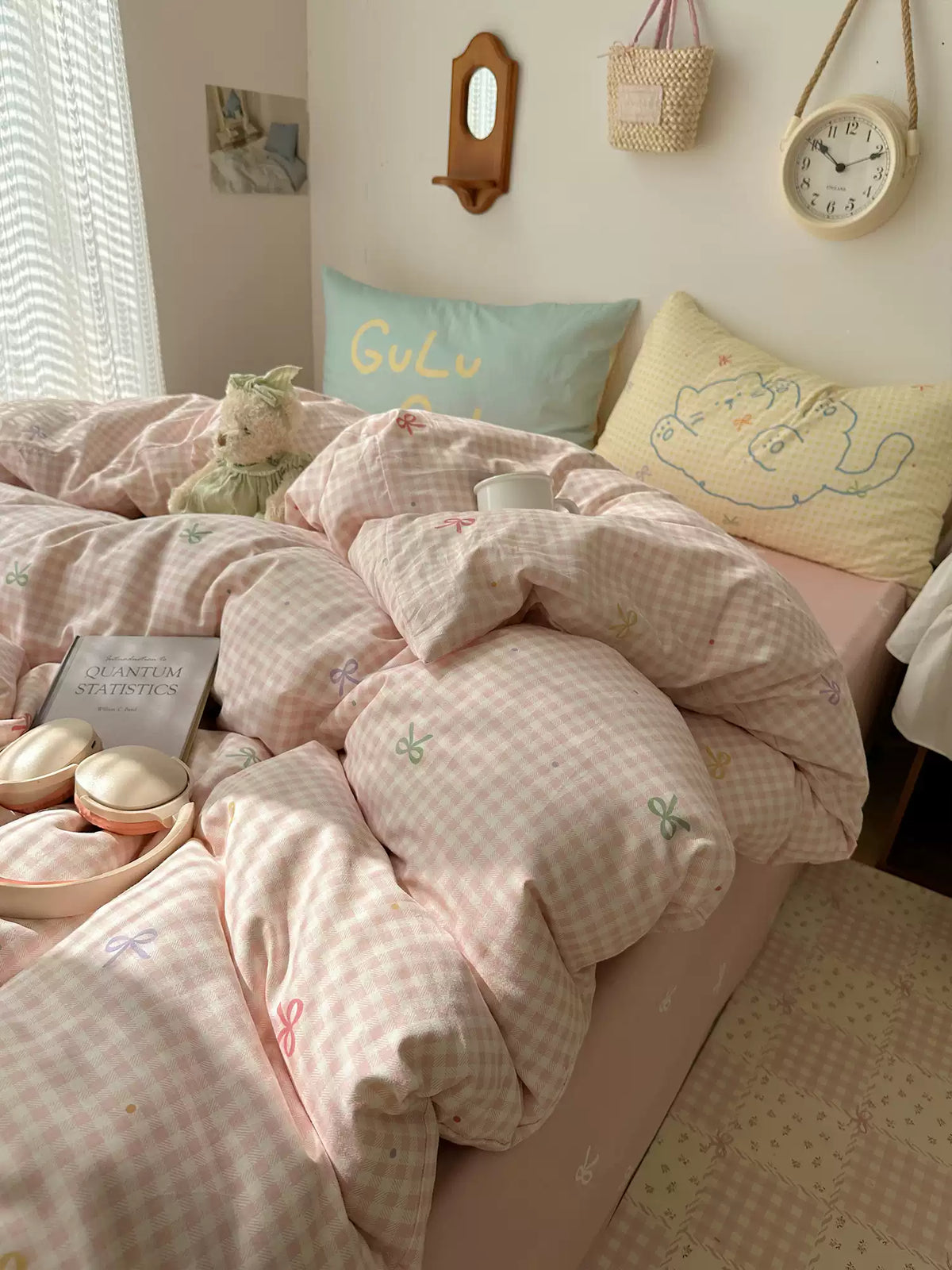 Blushbow 4-Piece Cotton Bedding Set, Gingham Check Bow-Detail Romantic Cottage Bedroom Collection