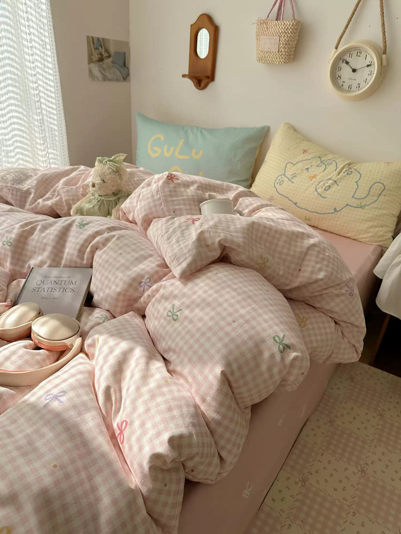 Blushbow 4-Piece Cotton Bedding Set, Gingham Check Bow-Detail Romantic Cottage Bedroom Collection