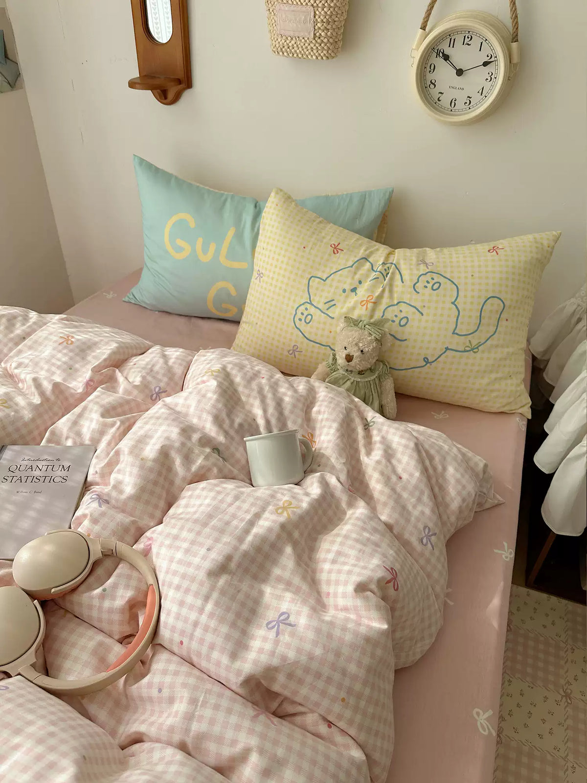 Blushbow 4-Piece Cotton Bedding Set, Gingham Check Bow-Detail Romantic Cottage Bedroom Collection